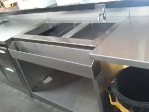 שולחנות נירוסטה עם כיור מק"ט 4000