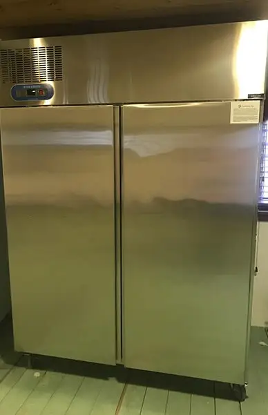 מקרר נירוסטה תעשייתי 2 דלתות