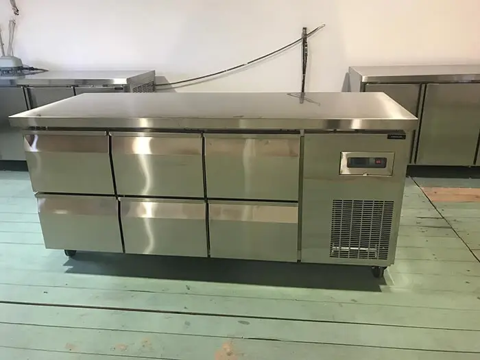 מקרר סלטיה דלפק מנירוסטה מק"ט 8021