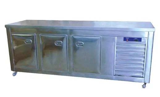 מקרר תעשייתי נירוסטה - מקרר דלפק 3 דלתות